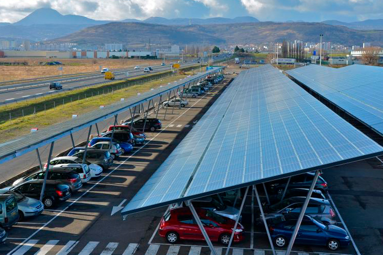 Ombrières photovoltaïques sur parkings de grande surface